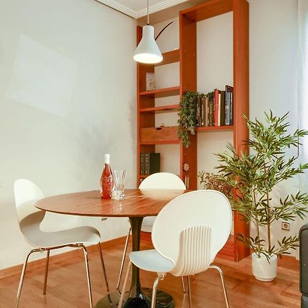Apartamento En Chamberi Con Piscina - Lovely Apartment In The City Center With Swimming Pool Madrid Buitenkant foto
