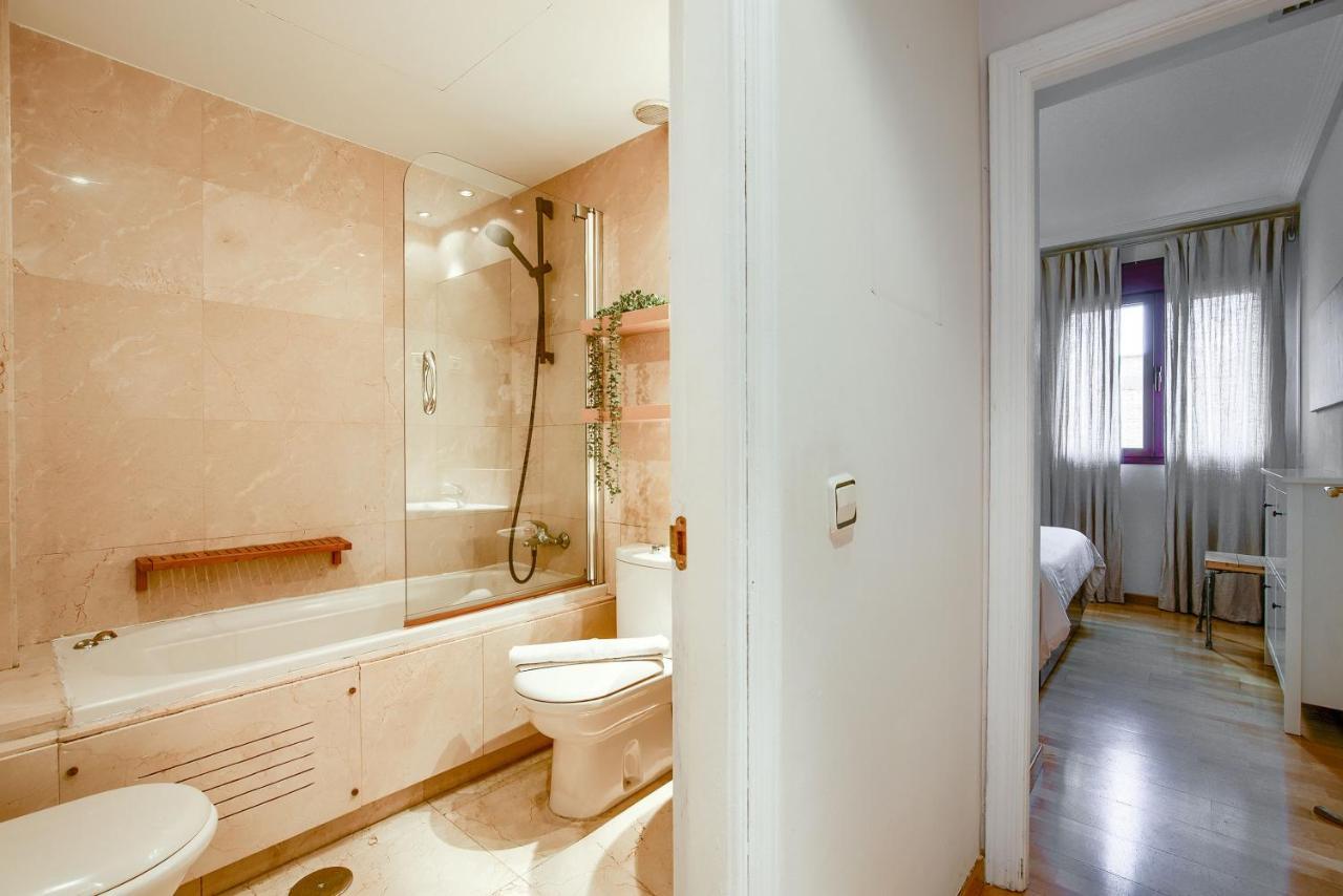 Apartamento En Chamberi Con Piscina - Lovely Apartment In The City Center With Swimming Pool Madrid Buitenkant foto