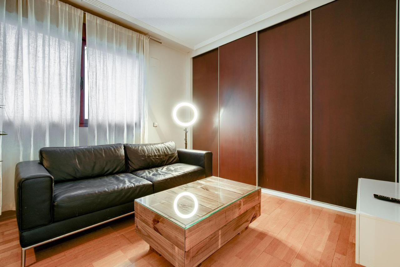 Apartamento En Chamberi Con Piscina - Lovely Apartment In The City Center With Swimming Pool Madrid Buitenkant foto